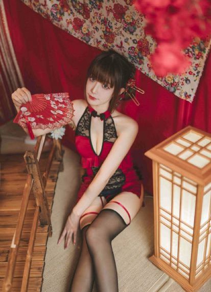 女搜查官紧身皮衣调教_BD免费播放